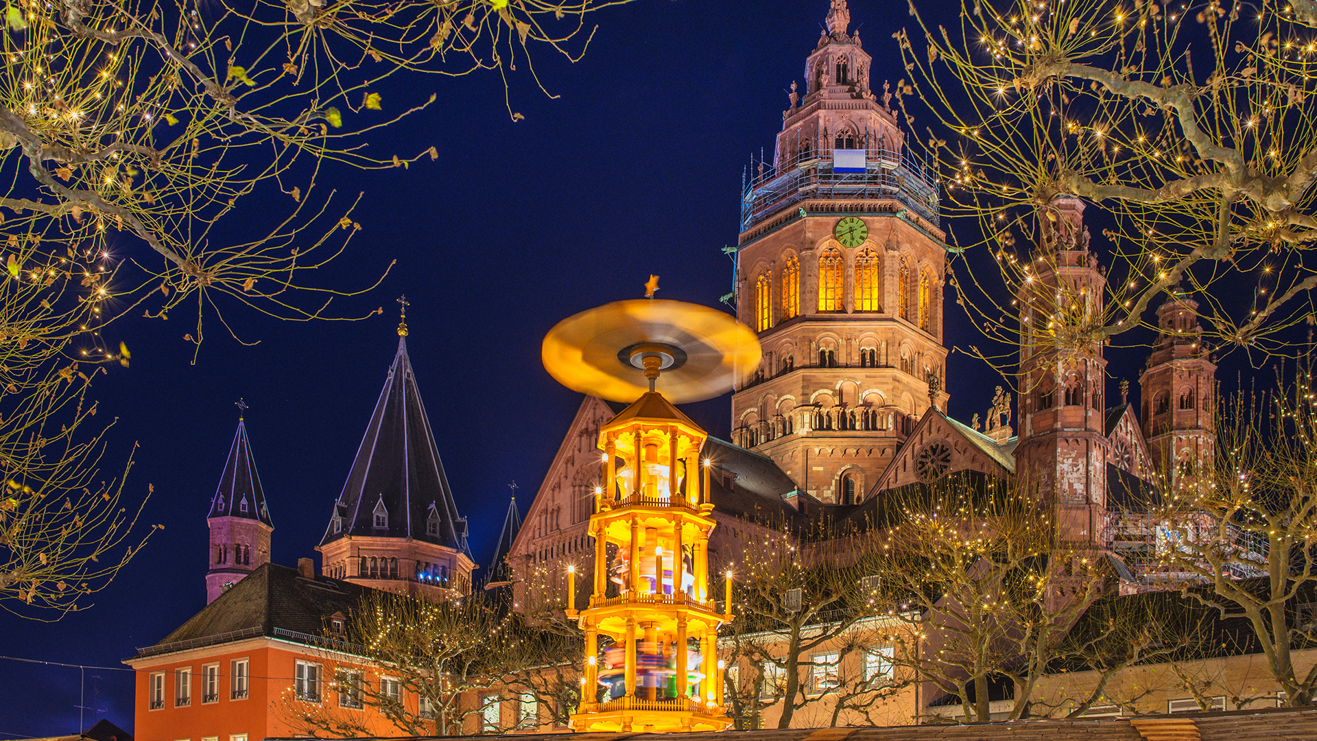 Advent live - Weihnachtsmärkte unter Kirchen