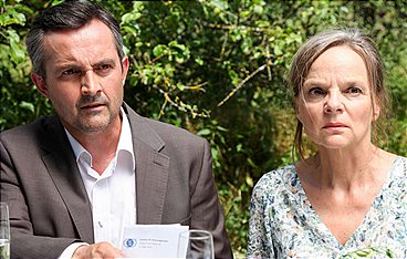 Ein Geheimnis im Dorf - Schwester und Bruder