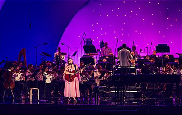Laufey: A Night at the Symphony
