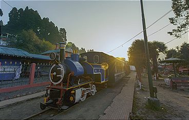 Legendäre Zugabenteuer: Indiens "Darjeeling Himalayan Railway"