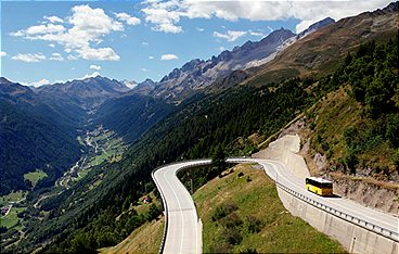 Traumrouten der Schweiz II: Mit dem Postauto über den Gotthardpass
