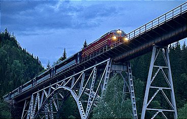 Mit dem Zug entlang der Fjordküste Norwegens