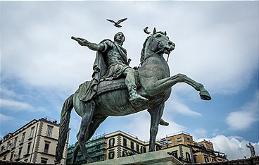 Neuer Blick auf alte Städte - Neapel