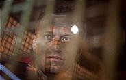 Alexej Nawalny in einem Polizeibus: Als Regimekritiker war er stets der Gefahr ausgesetzt, von der Polizei festgenommen zu werden.