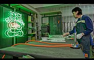 Hongkongs Neonreklamen sind legendär. Doch das Handwerk der Neonmeister stirbt aus.