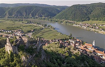 Marillengärten und wilde Natur