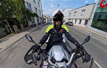 Polizei im Einsatz - Tatort Straße