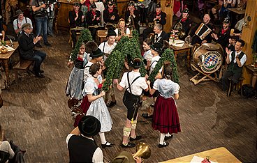 Wirtshausmusikanten beim Hirzinger