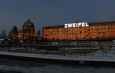 Palast der Republik - Honeckers Traum aus Marmor und Asbest