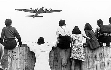 Operation Proviant - Propagandaschlacht Berliner Luftbrücke