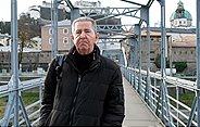 Im Bild: Der Stadtbeamte Alfred Z. bekämpft die illegale Vermietungen an Touristen. Dadurch sollen wieder mehr Wohnungen für die Salzburger Bevölkerung freigemacht werden.