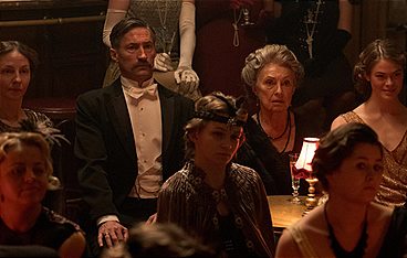 Das weiße Haus am Rhein (2)