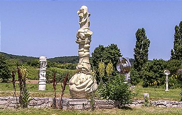 Plenarsitzung des Nationalrates mit Fragestunde an Bildungsminister Wiederkehr, NEOS