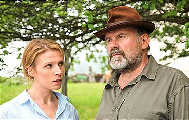 Ein Geheimnis im Dorf - Schwester und Bruder