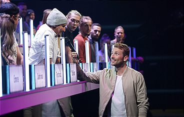 Balls - für Geld mache ich alles