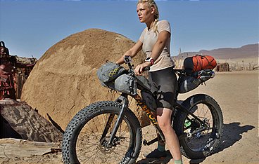 Explorers S5 E5: Ness Knight Bike-Tour durch Namibia
