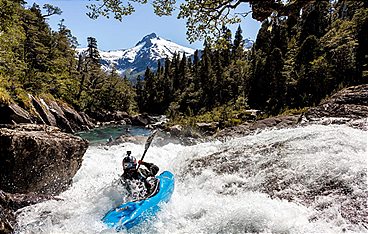 Wildwasser-Kajakfahren mit Nouria Newman