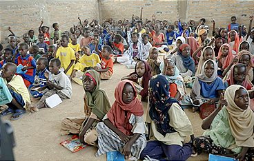 Ohne Geld die Welt retten? Eine Reise an die Grenzen der Hilfe