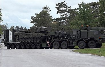 Gigant auf Rädern - Der Panzer-Transporter