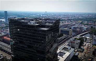 Hoch hinaus - Der Bau des East Side Towers in Berlin